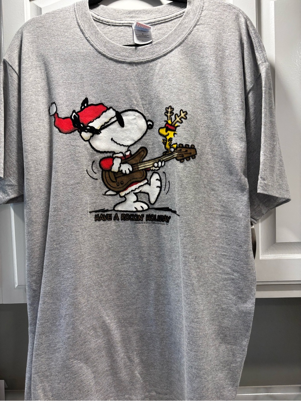 Vintage Peanuts Gray Holiday Snoopy & Woodstock Guitar Tee